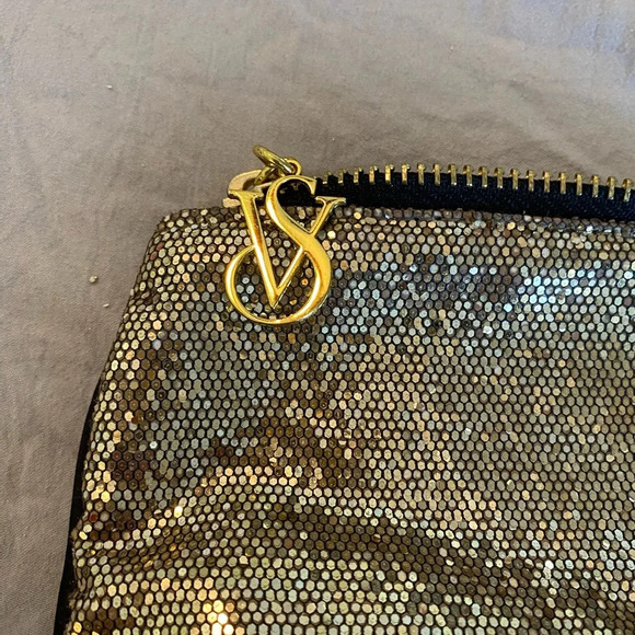 VICTORIA’S SECRET Gold Glitter Fold Over Pouch Clutch Makeup Bag holiday classy - Picture 2 of 4